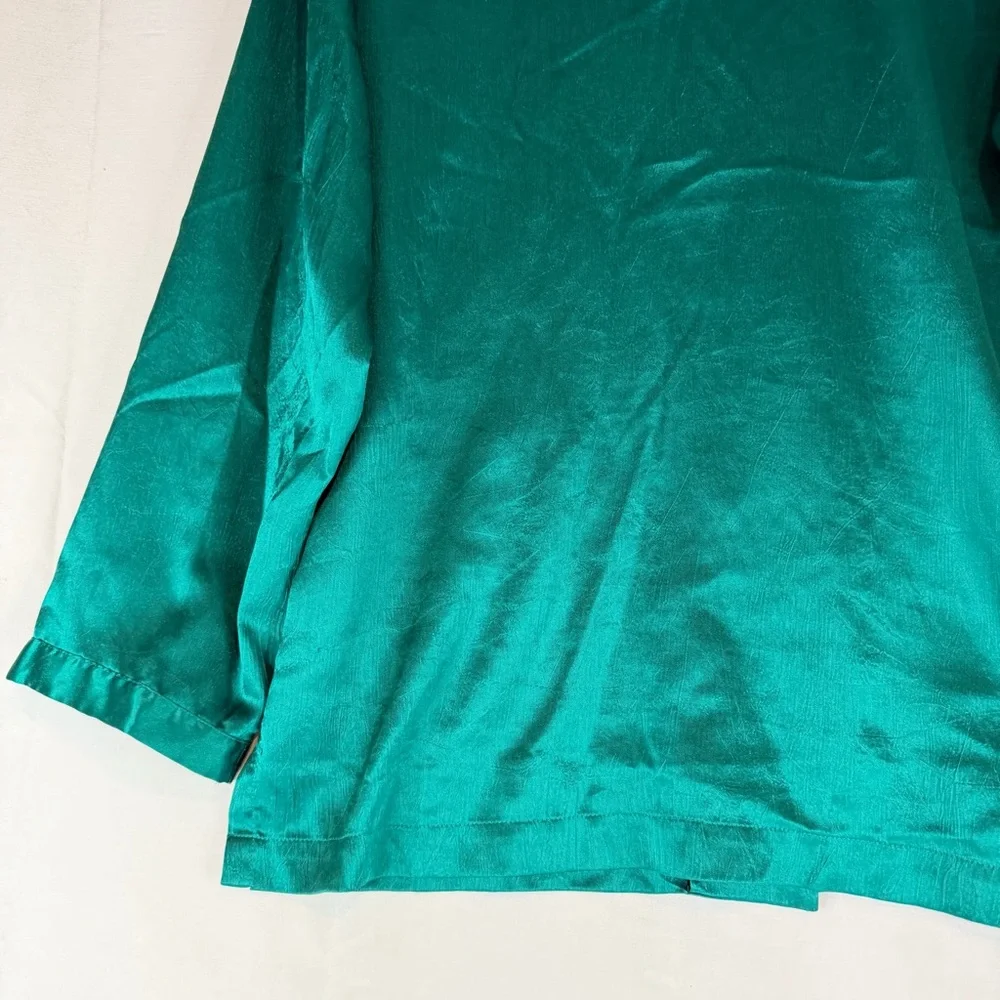 VICTORIA’S SECRET Women’s Size M Pajama Top Shirt VINTAGE Button Close Green